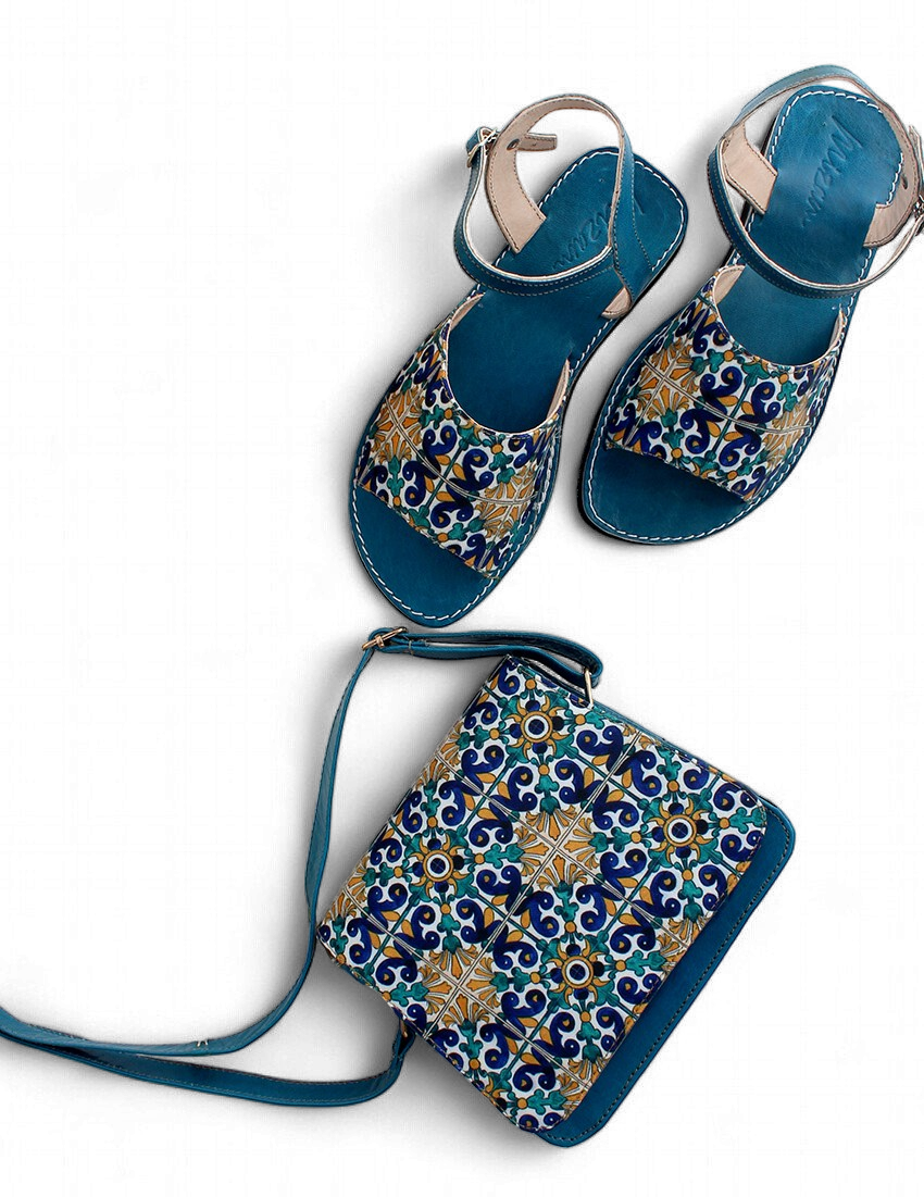 Sandales et sac assortis Mizam motif signature AZUL