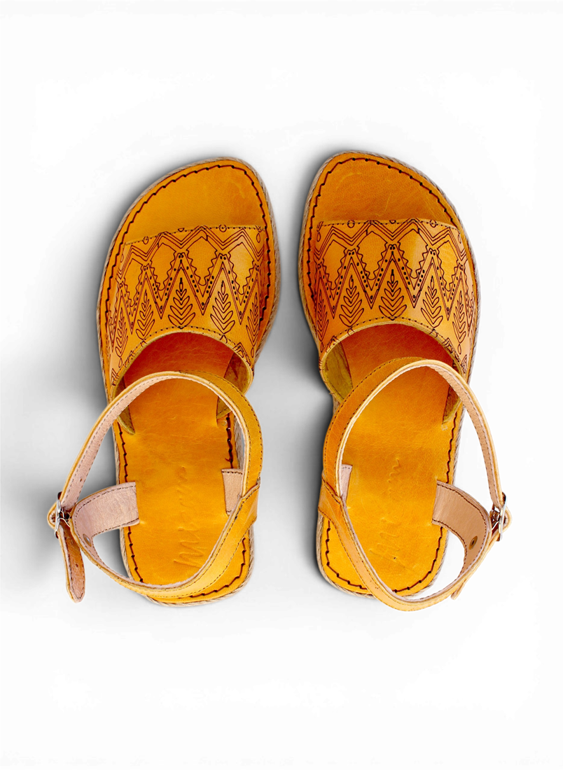 Sandale Tebred cuir jaune gravé